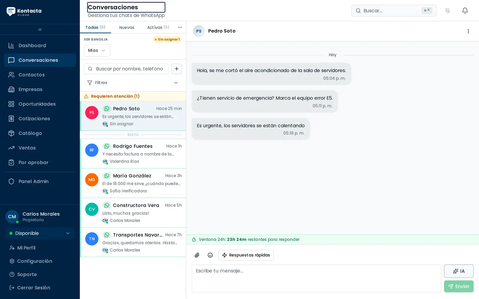 Bandeja compartida de WhatsApp: varias conversaciones asignadas a distintos vendedores del equipo.